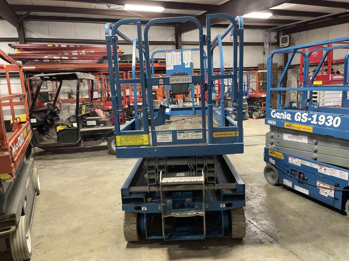 2015 Genie GS-2046