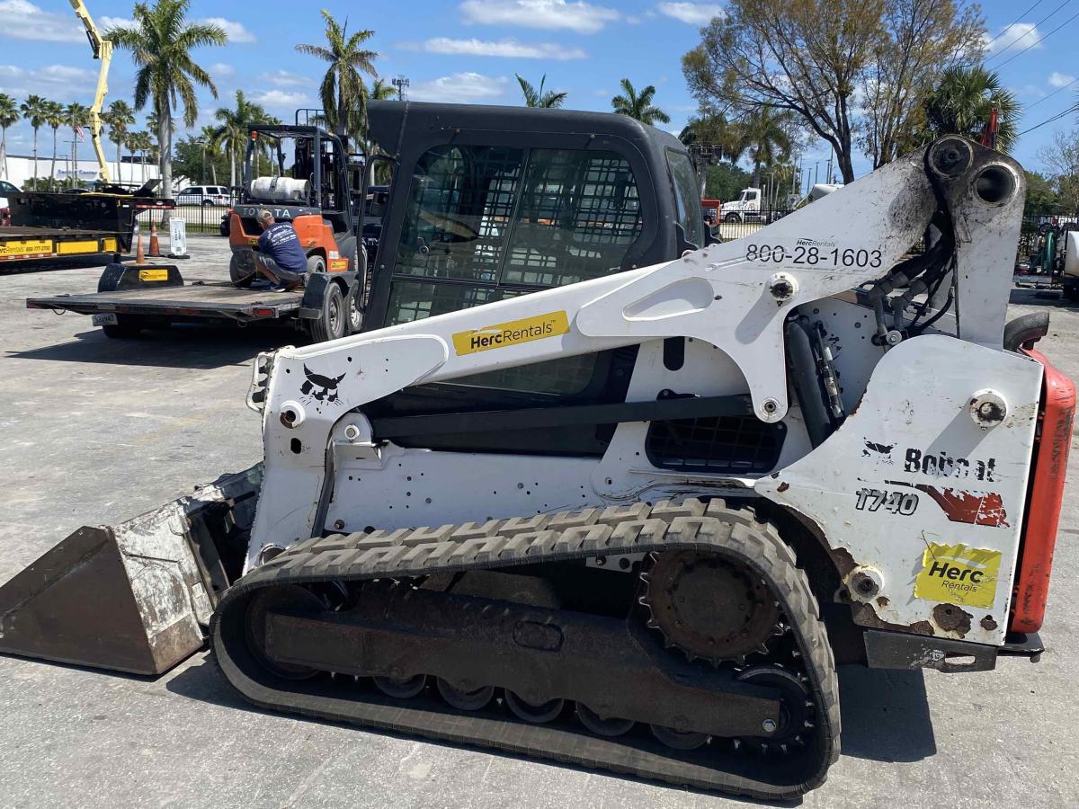 2020 Bobcat T740