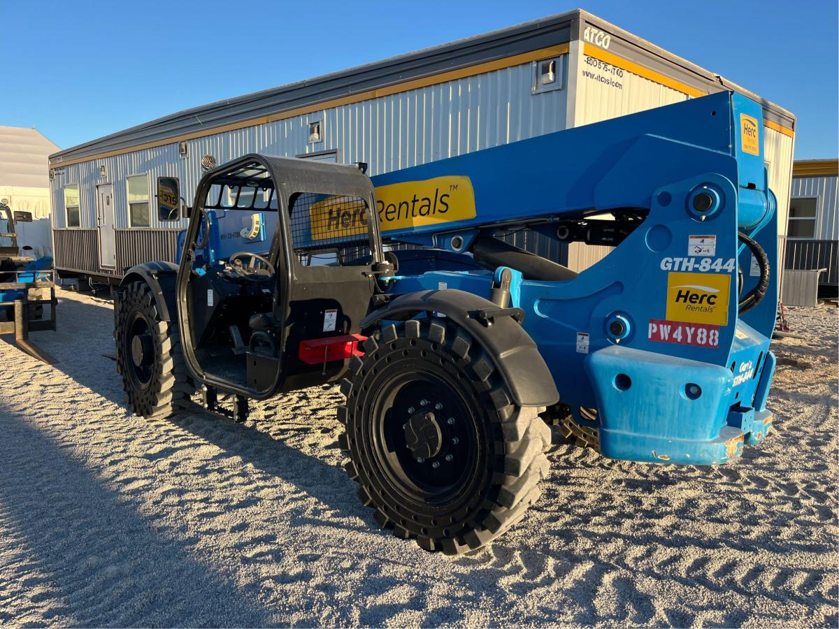 2018 Genie GTH 844