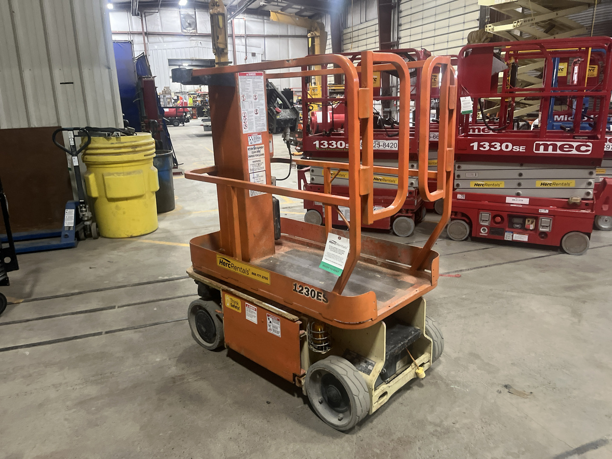 2016 JLG 1230ES-3