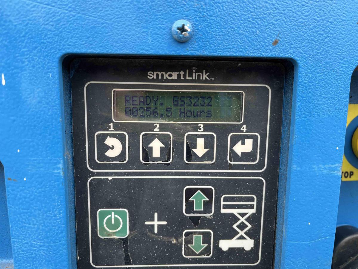 2018 Genie GS-3232