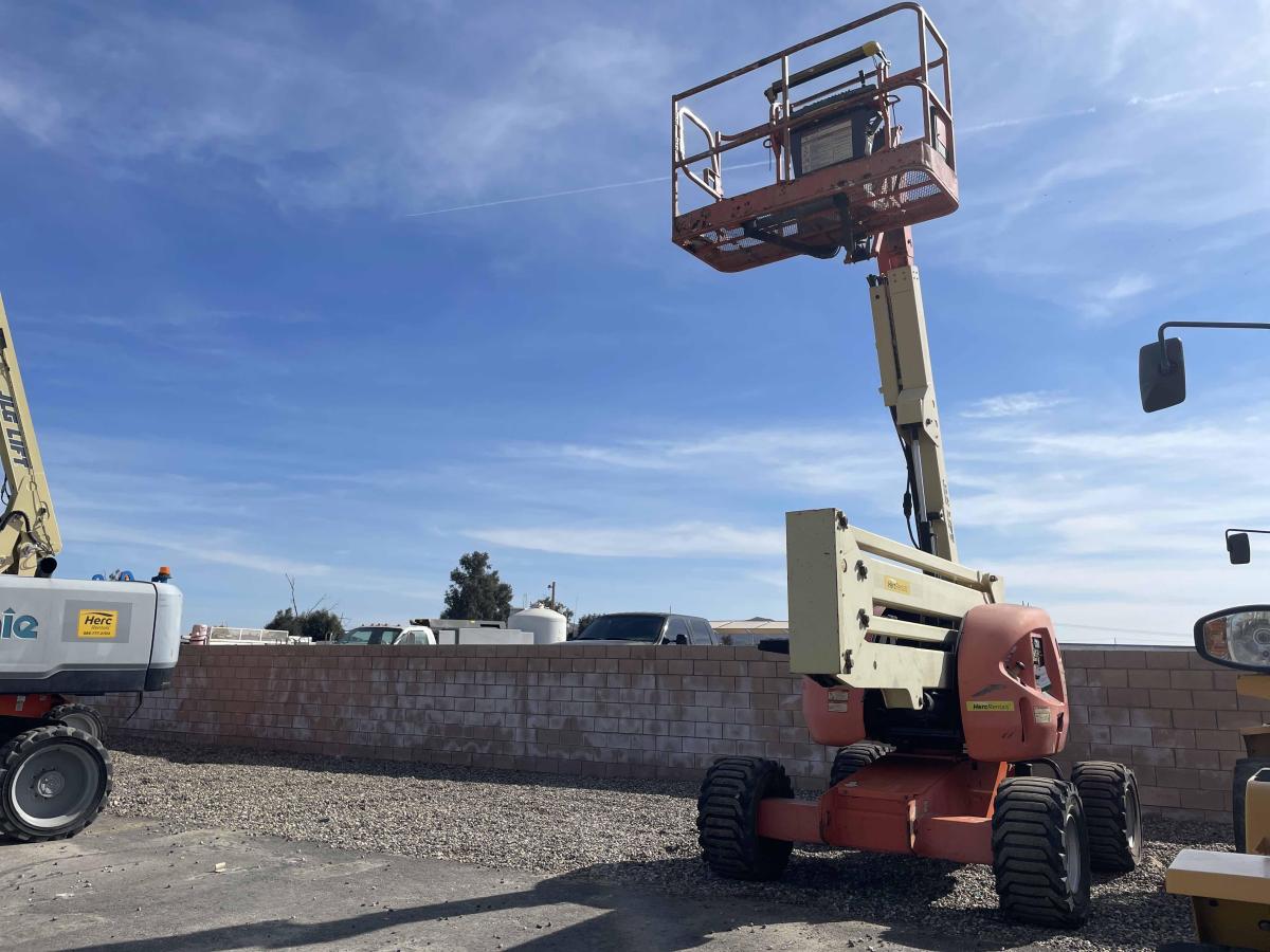 2013 JLG 450AJ-2