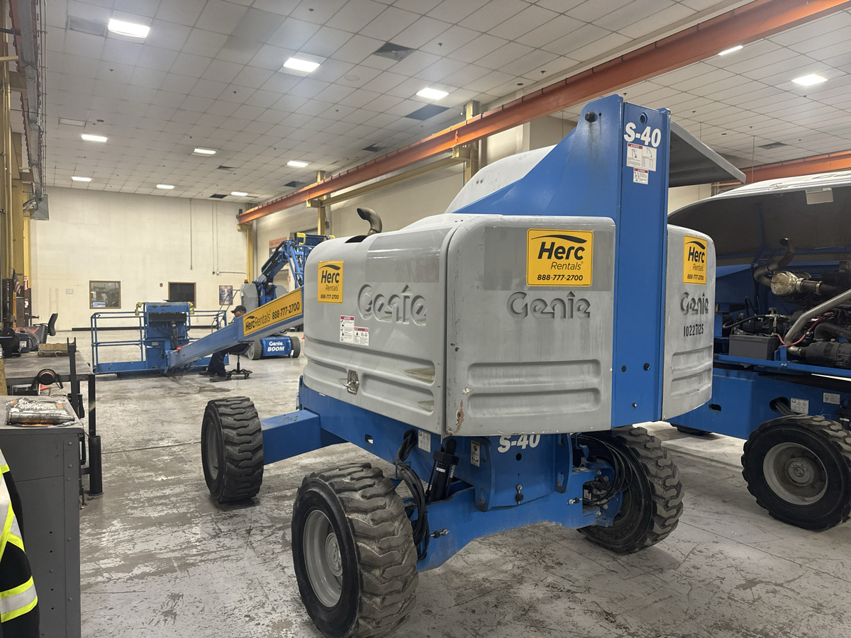 2017 Genie S-40