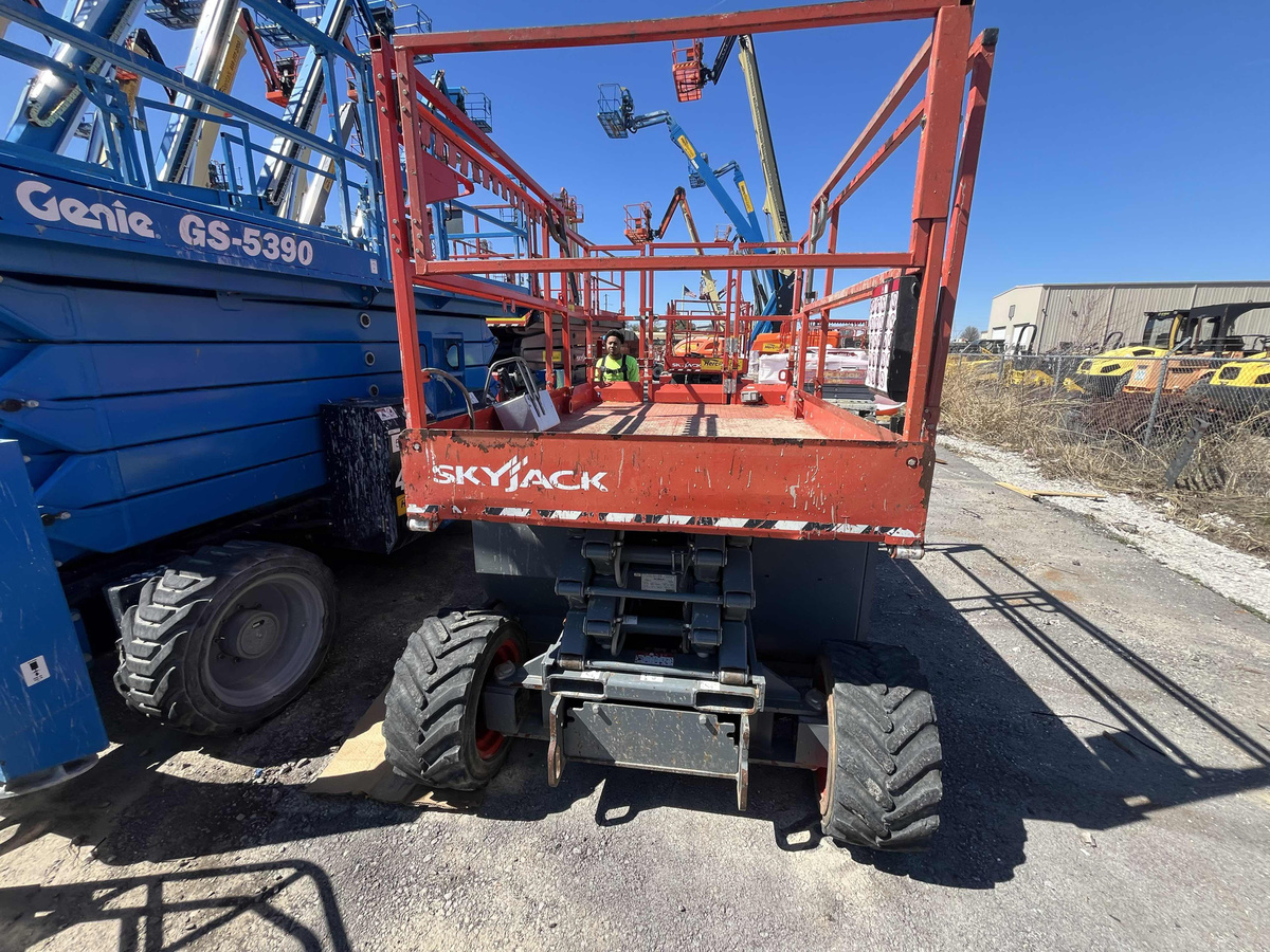 2019 Skyjack SJ-6826RT-3