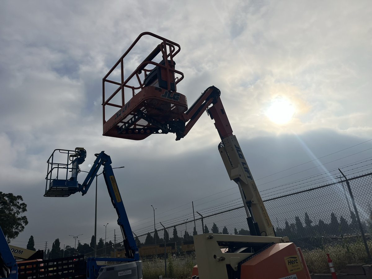2018 JLG 340AJ-7
