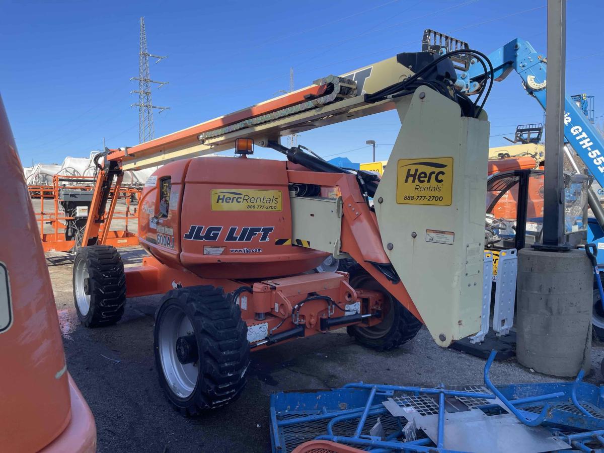 2013 JLG 600AJ