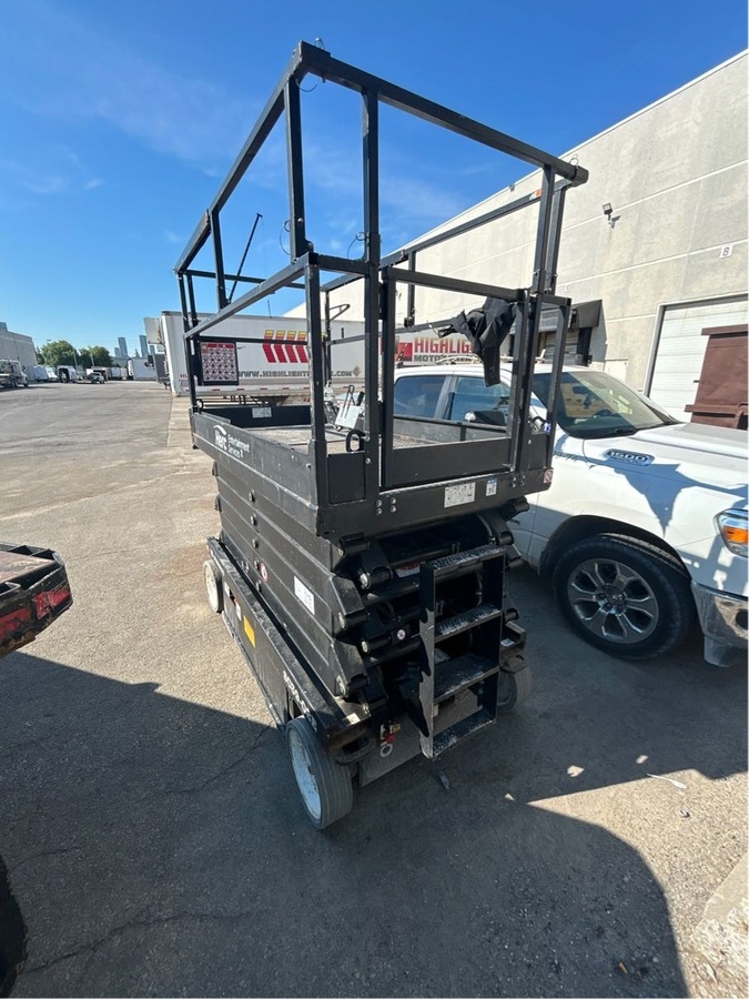 2017 Skyjack SJ4740-2
