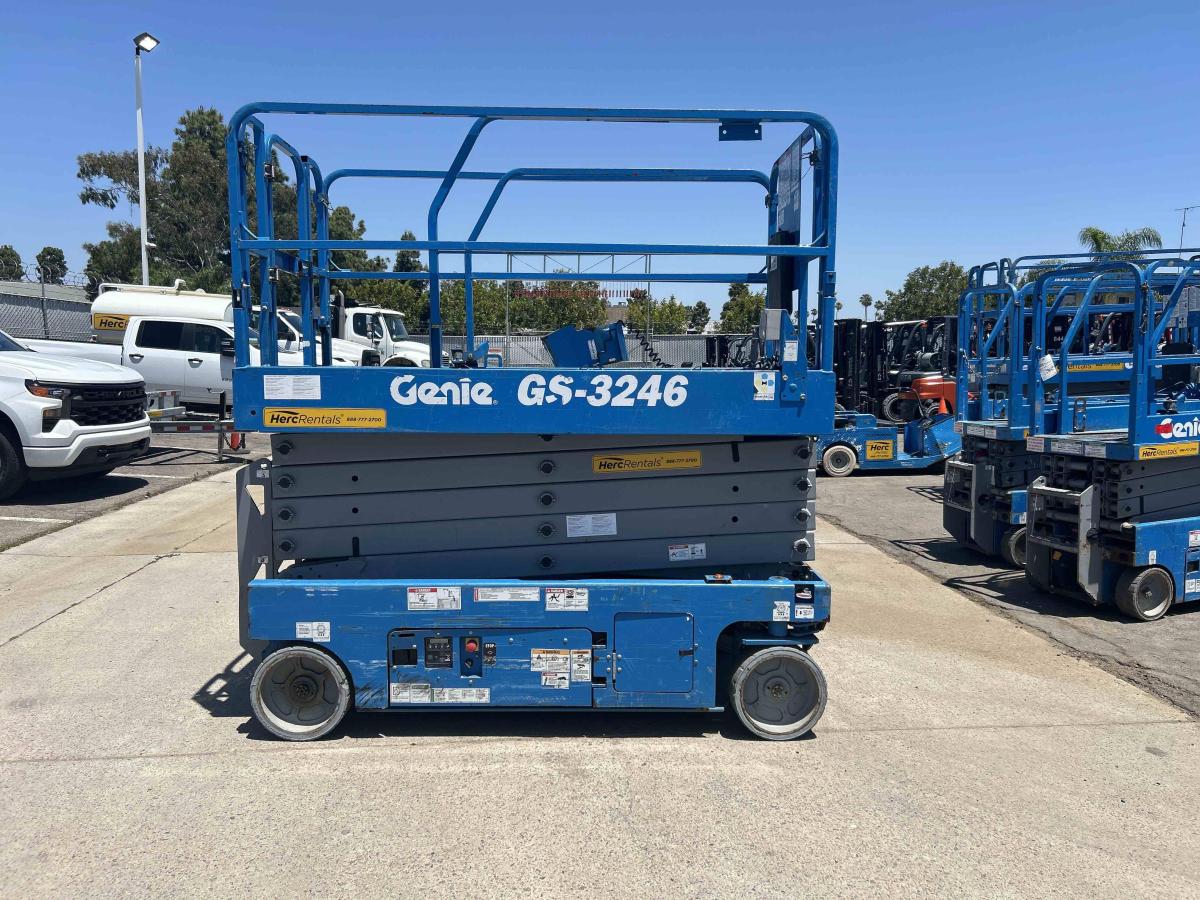 2018 Genie GS-3246