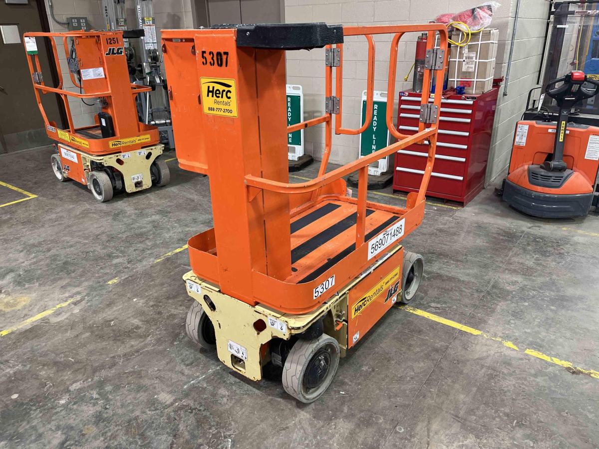 2016 JLG 1230ES