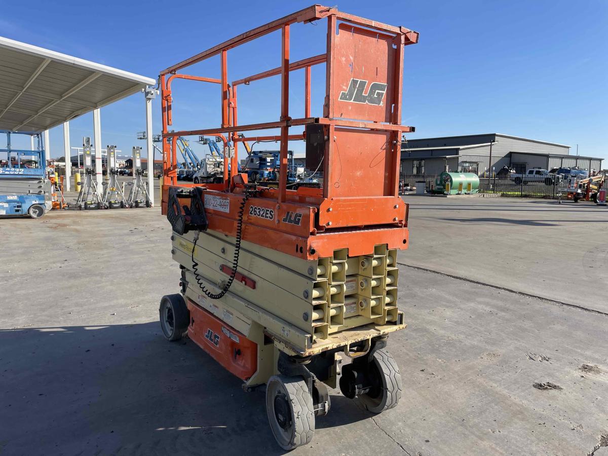 2018 JLG 2632ES