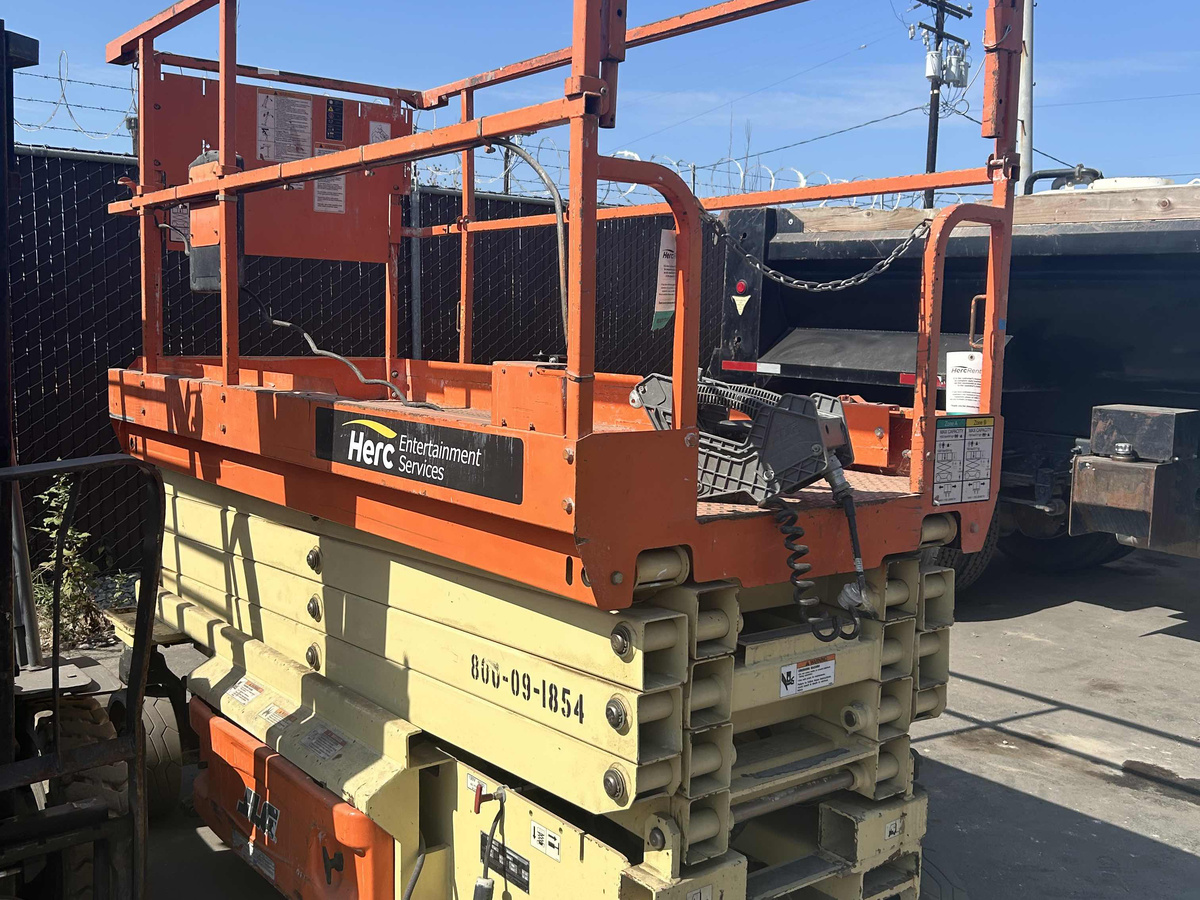 2016 JLG 3246ES-4