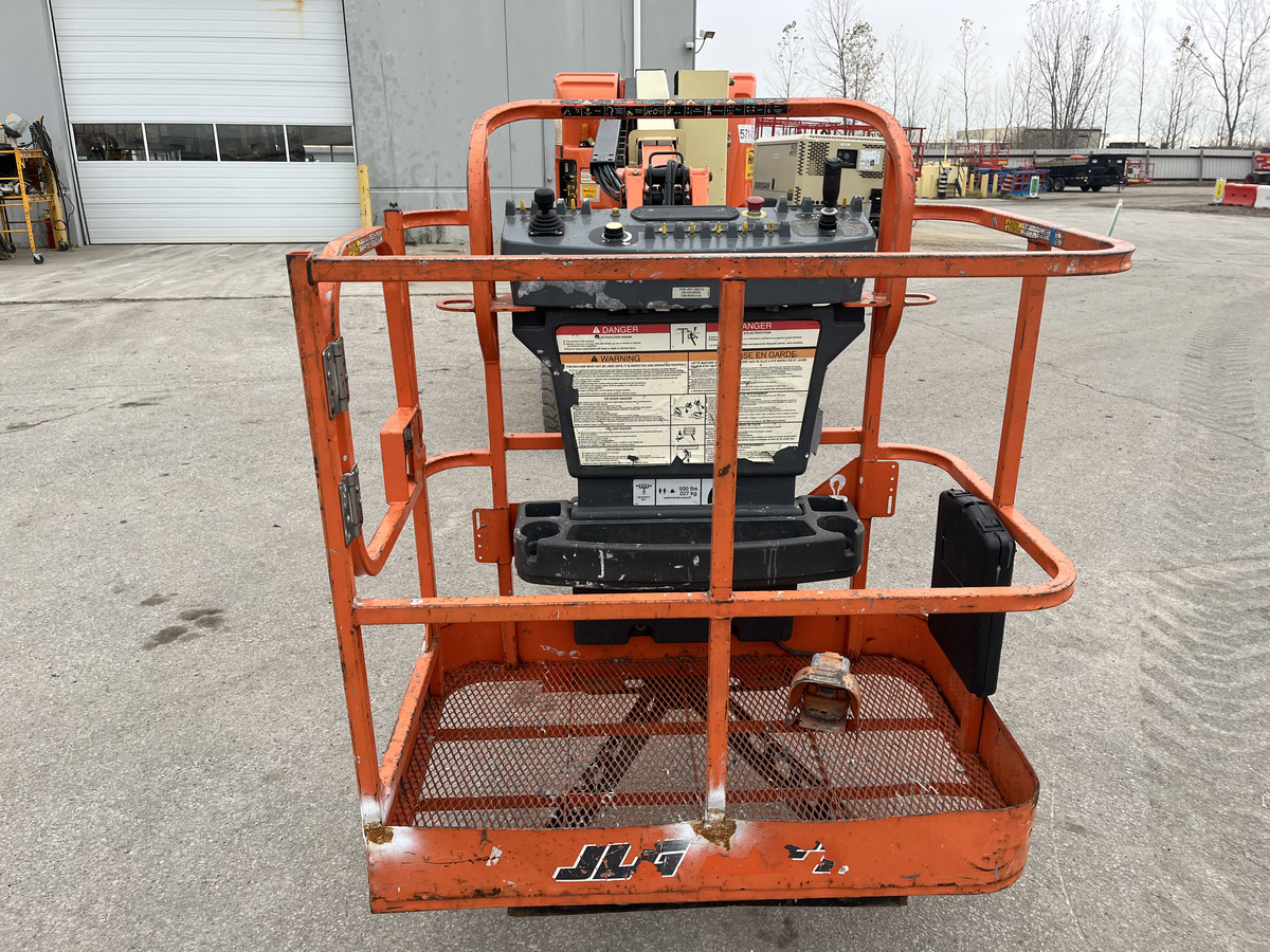 2014 JLG E300AJP-6