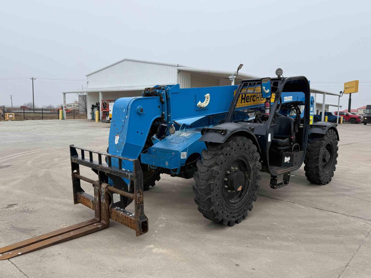 2018 Genie GTH 844