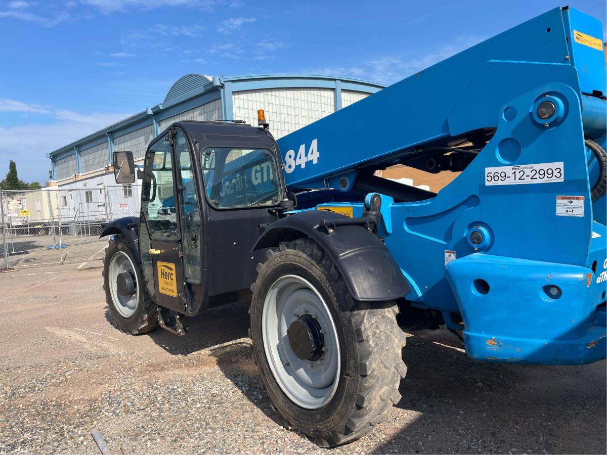 2017 Genie GTH 844