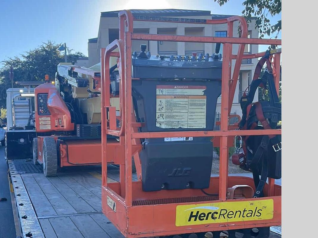 2015 JLG E400AJPN-1