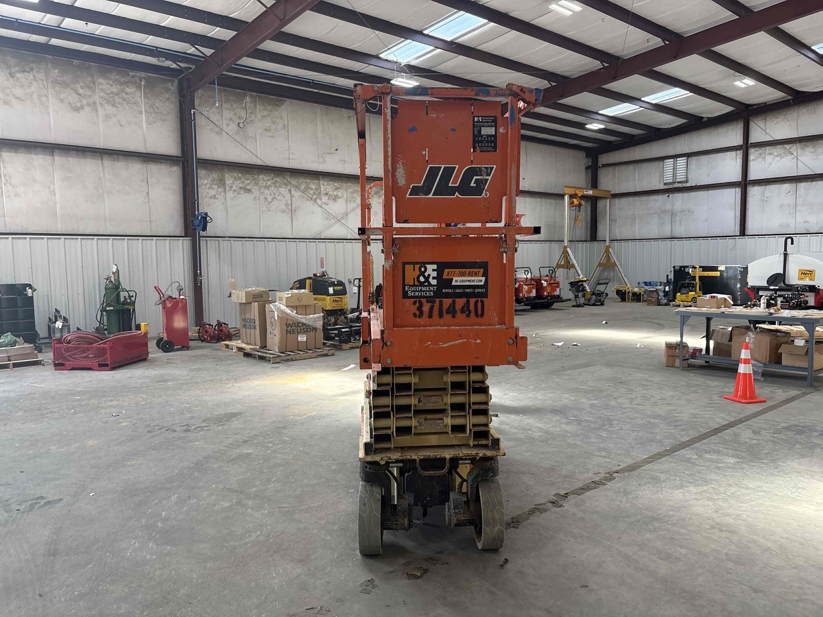 2017 JLG 2632ES-3