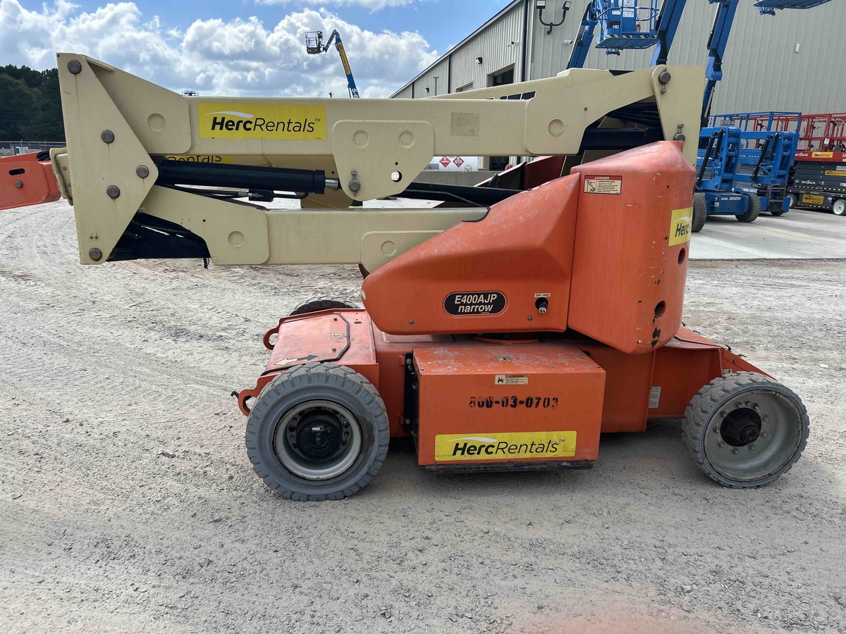 2014 JLG E400AJPN-7