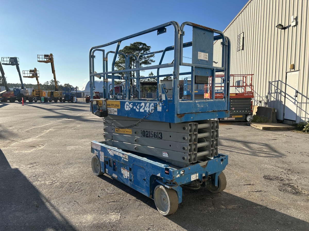 2017 Genie GS-3246-2