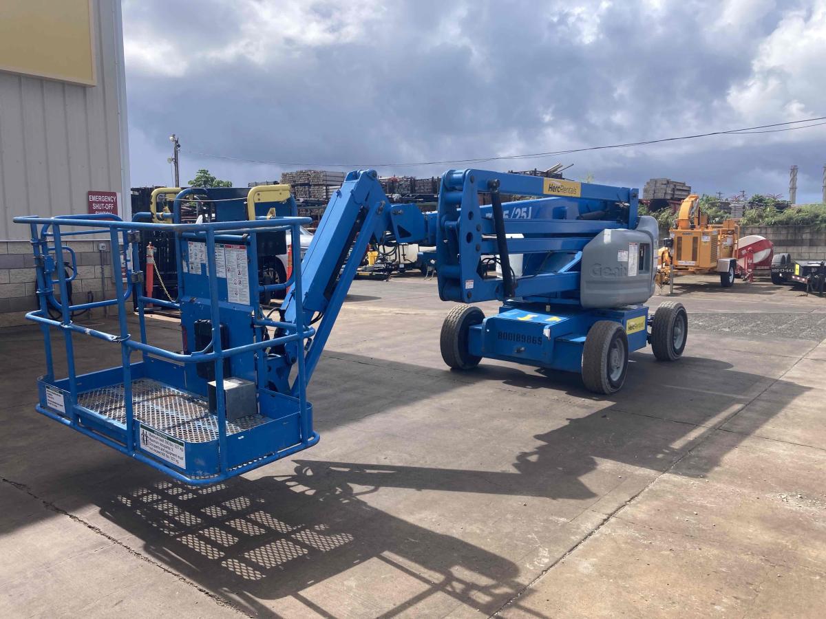2017 Genie Z-45/25