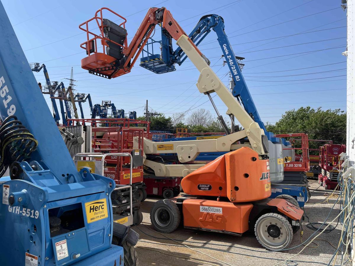 2007 JLG E400AJPN