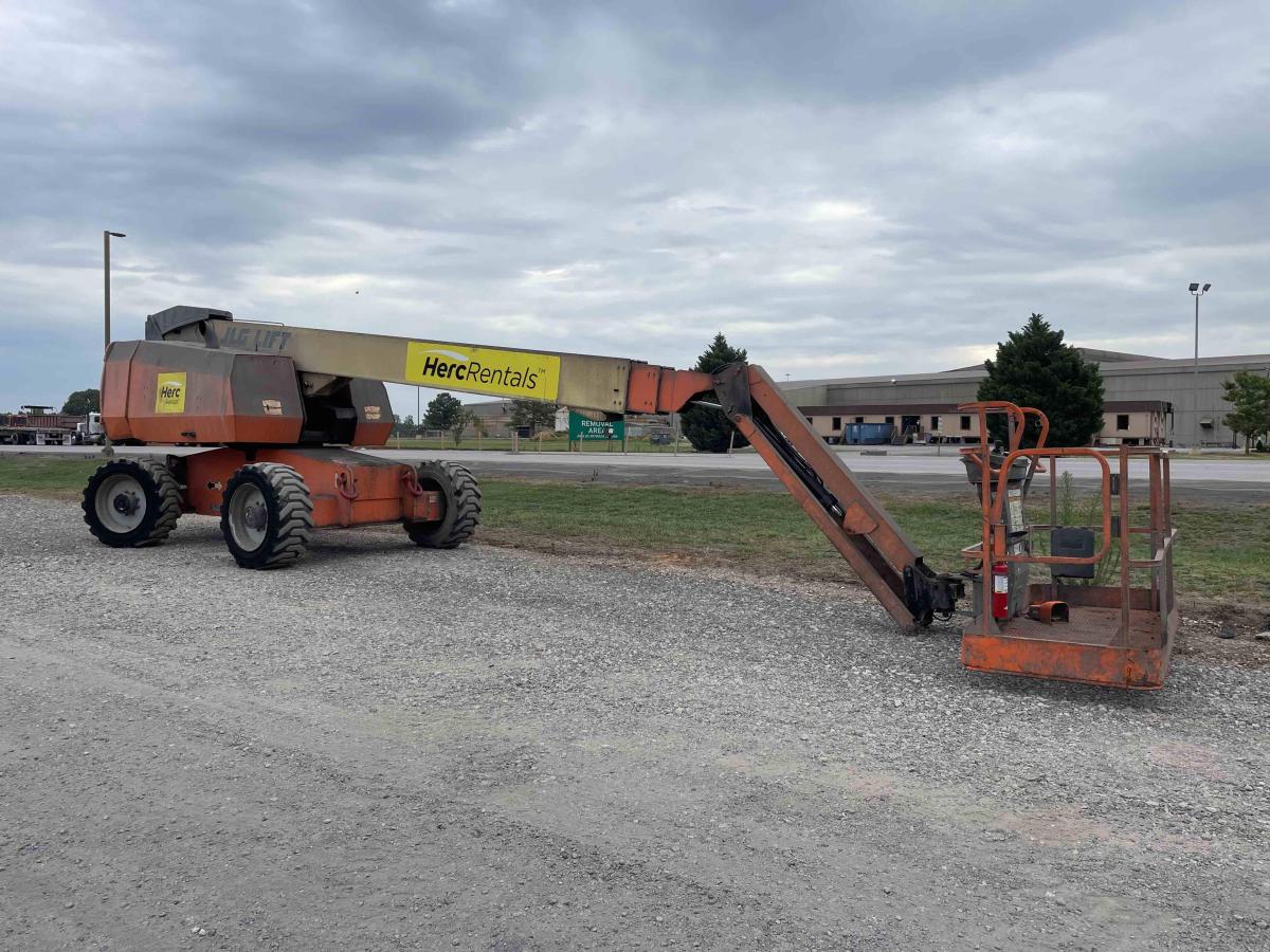 2013 JLG 660SJ