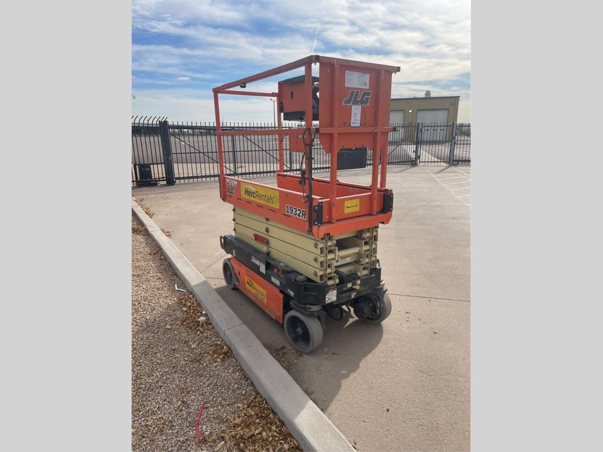 2018 JLG 1932R