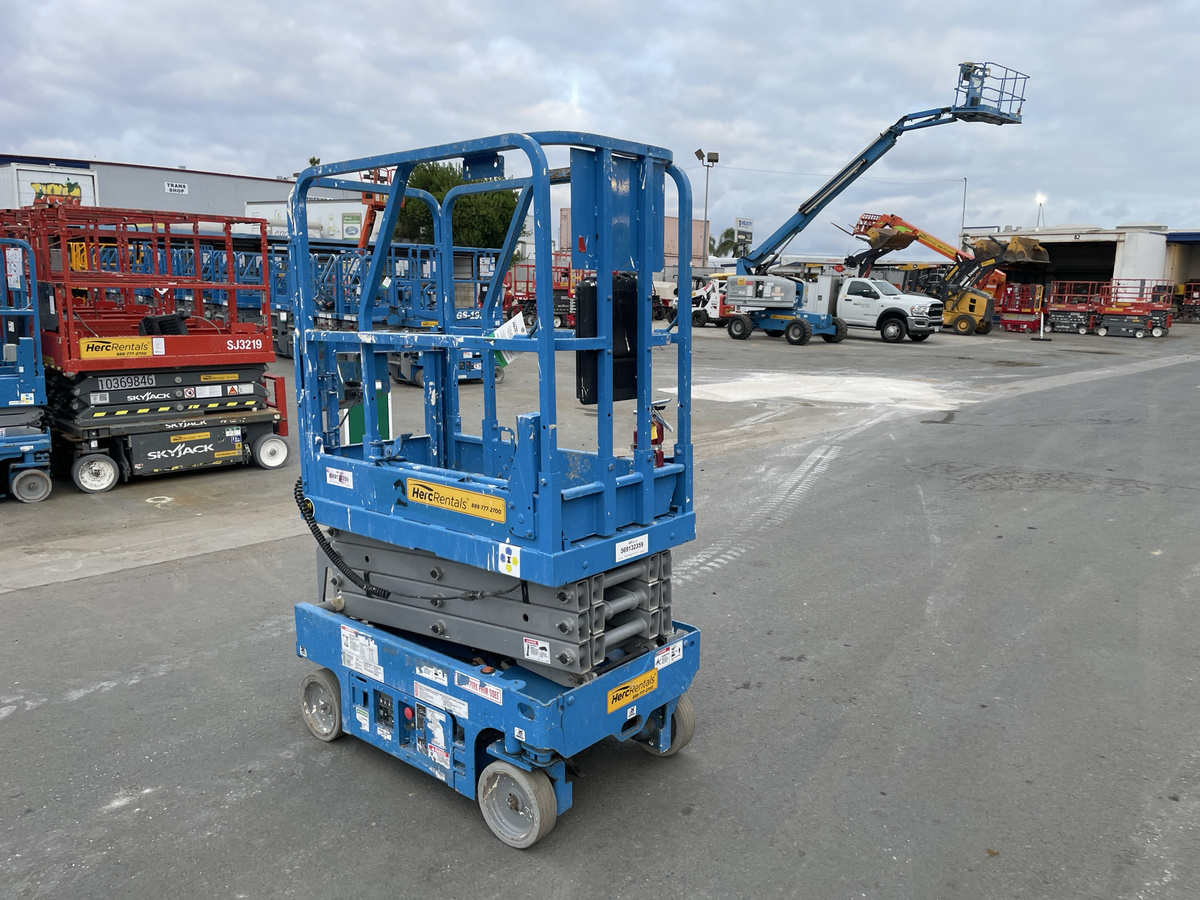 2019 Genie GS1330M-3