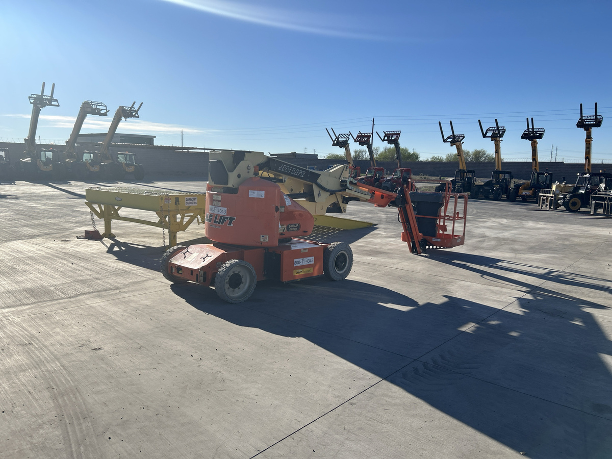2016 JLG E400AJPN-3