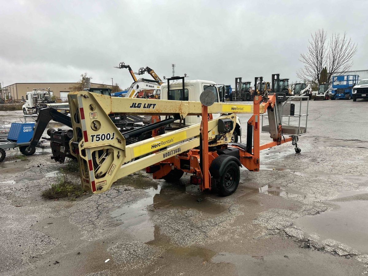 2017 JLG T500J-4