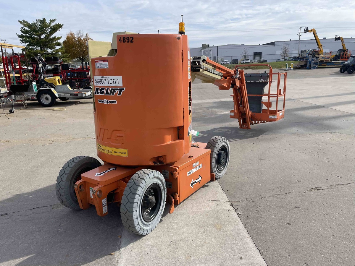 2015 JLG E300AJP-5