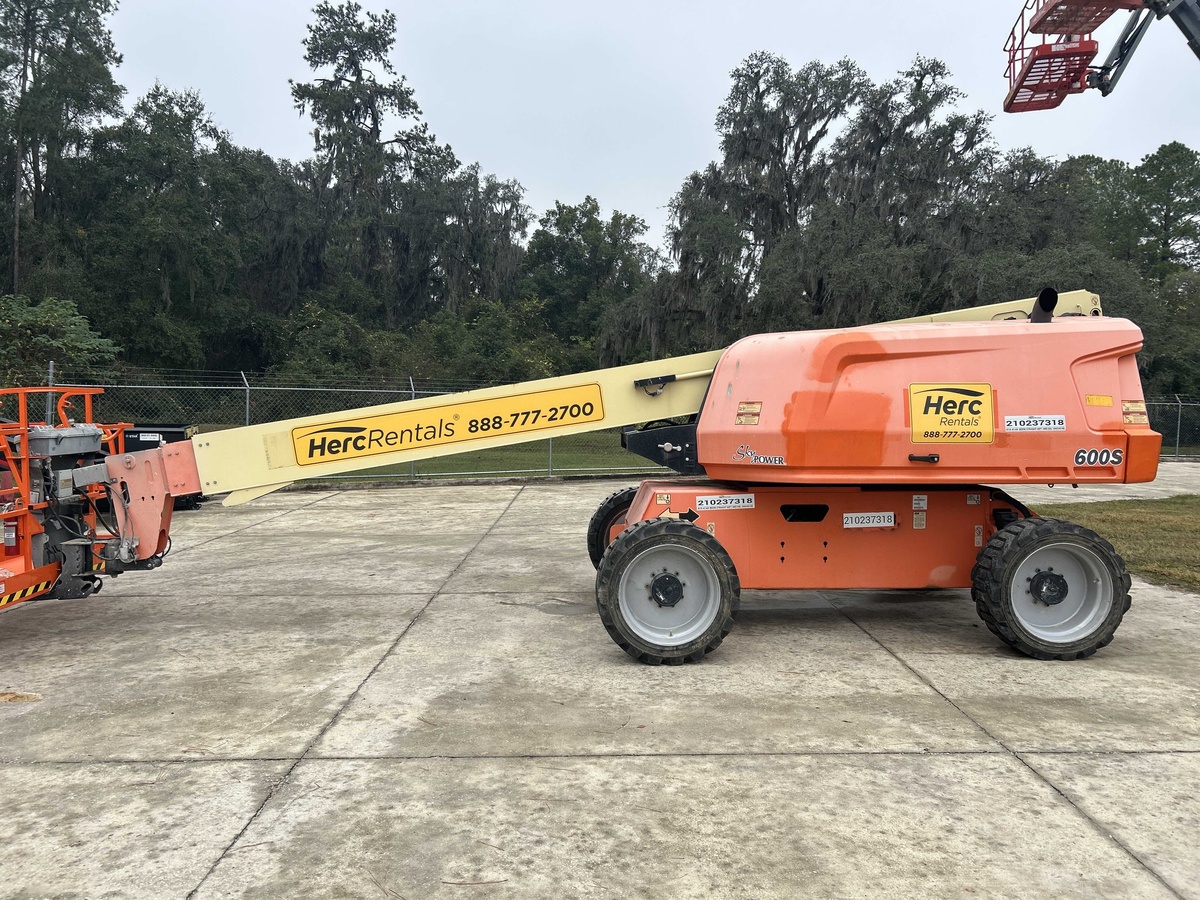 2018 JLG 600S-2