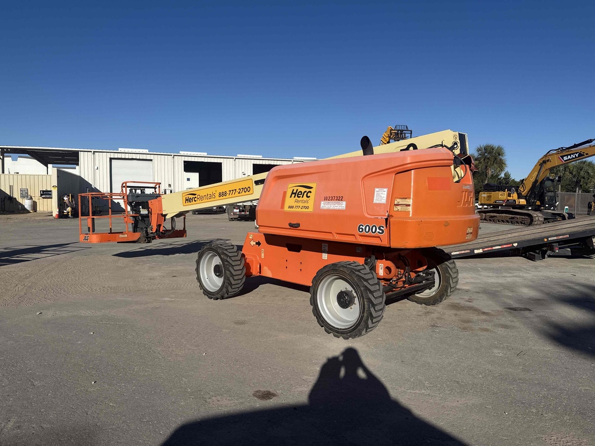 2018 JLG 600S-1