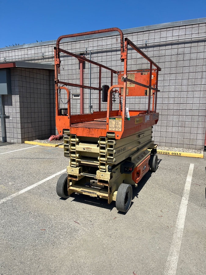 2016 JLG 3246ES