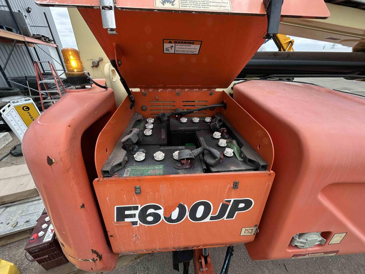 2014 JLG E600JP