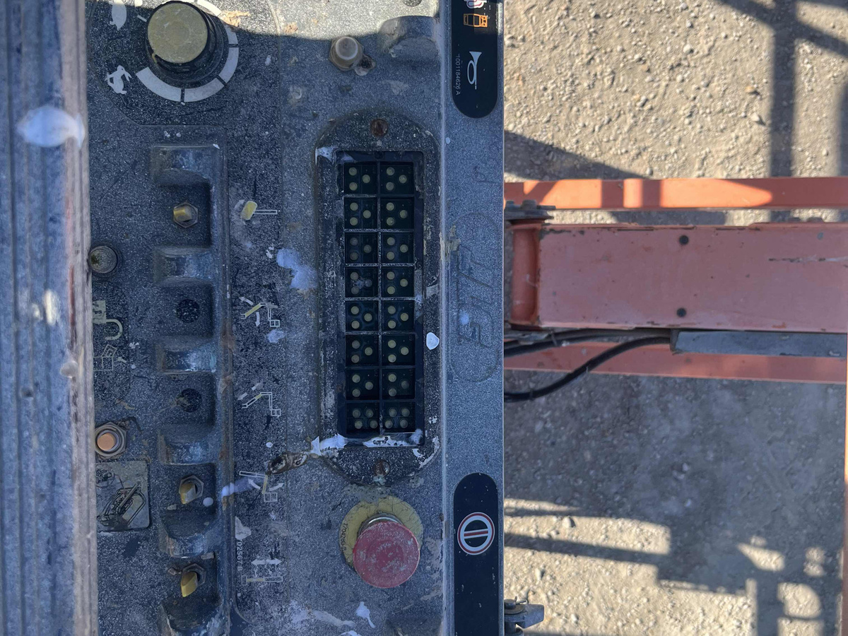 2018 JLG 460SJ-6