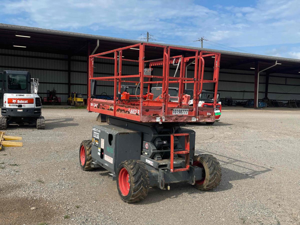 2016 Skyjack SJ-6832RT