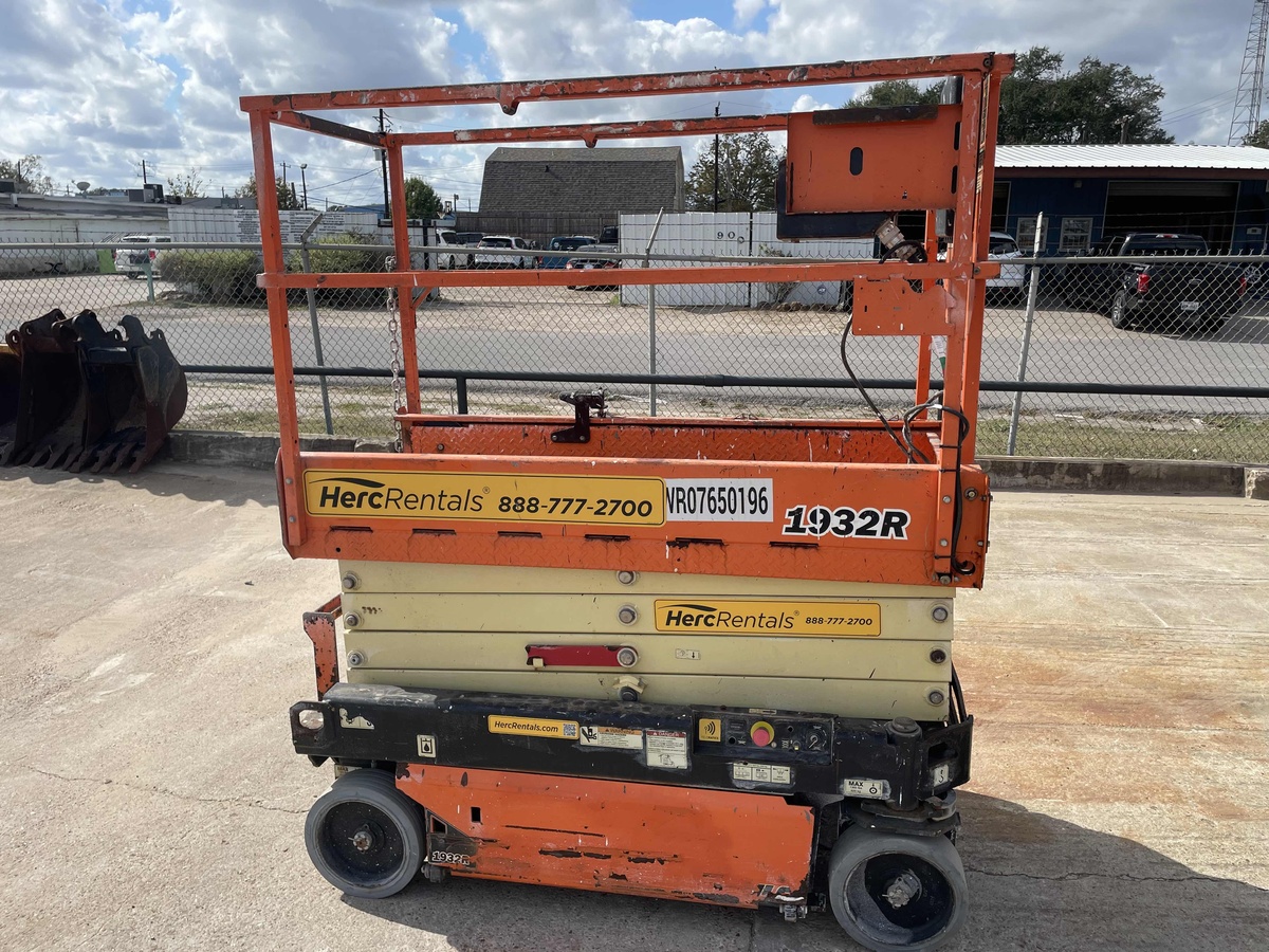 2018 JLG 1932R-7