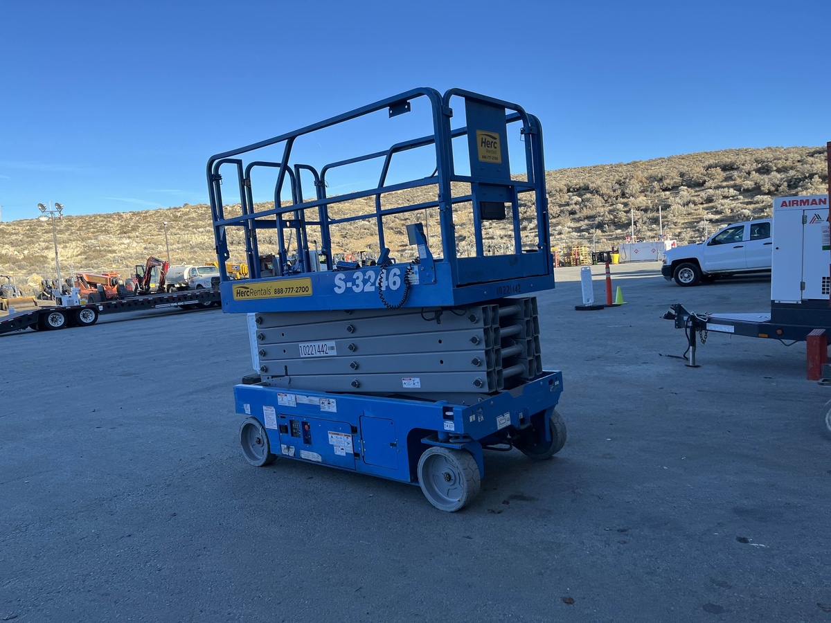 2017 Genie GS-3246-3