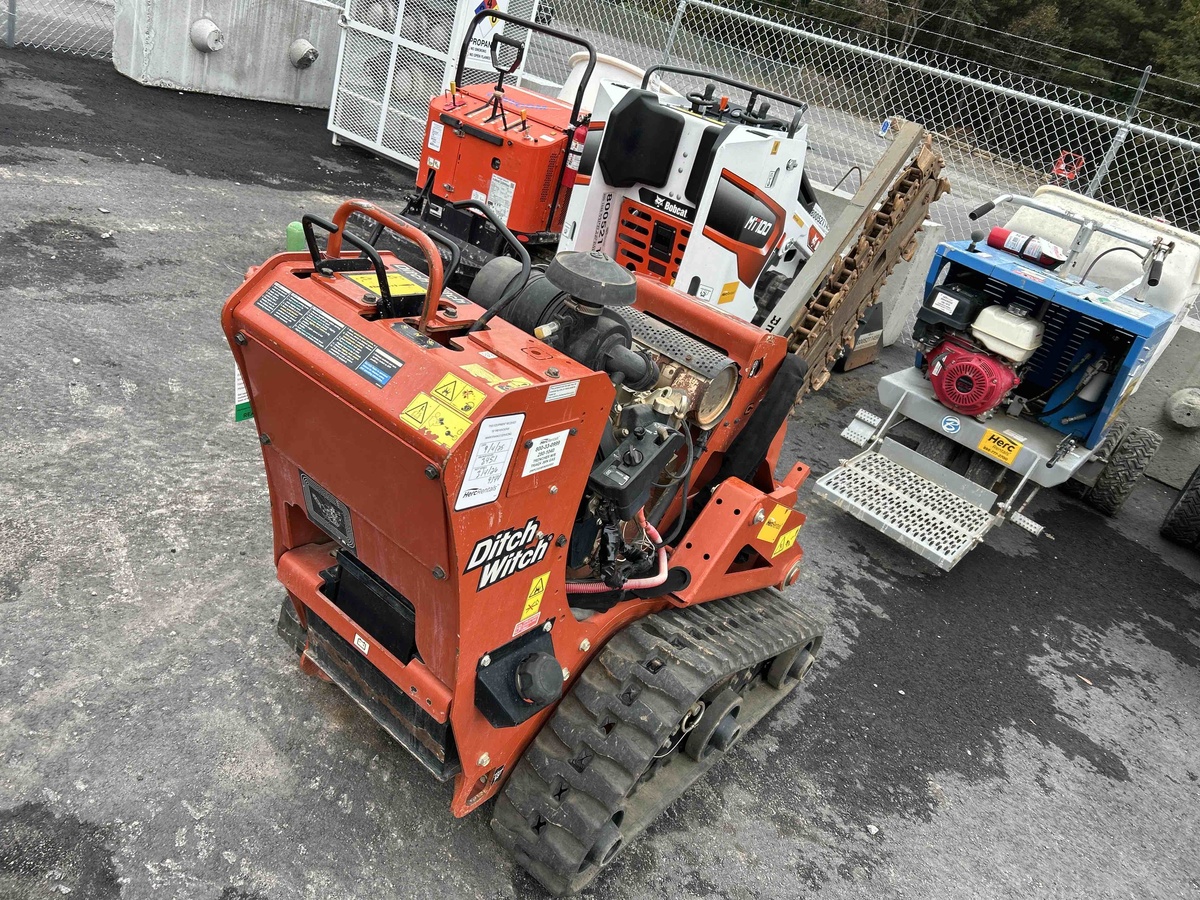 2021 Ditch Witch C24X-2