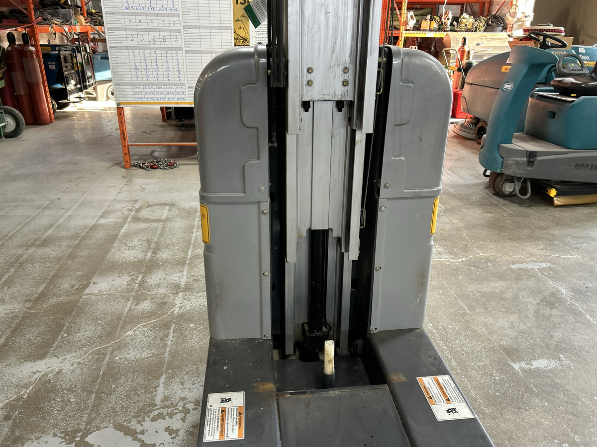 2016 JLG 20MVL-10