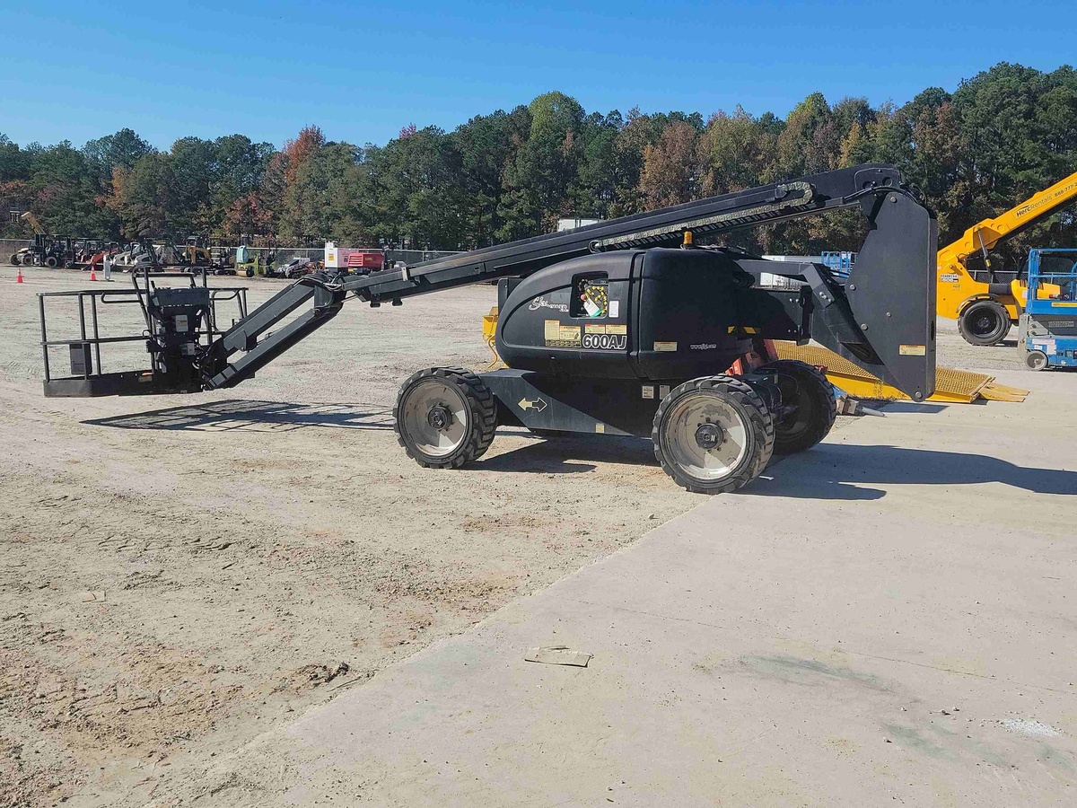 2018 JLG 600AJ-1