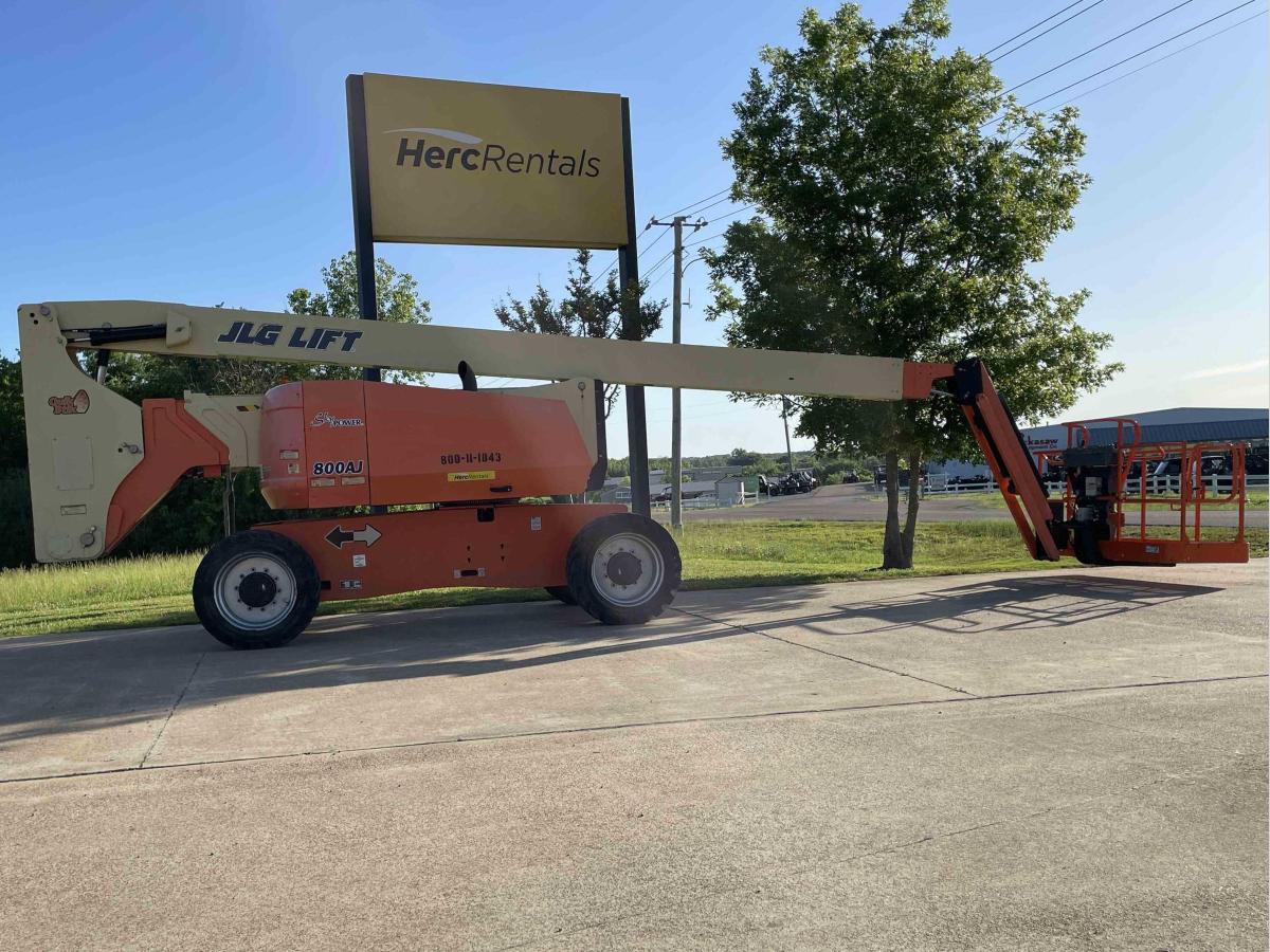 2016 JLG 800AJ