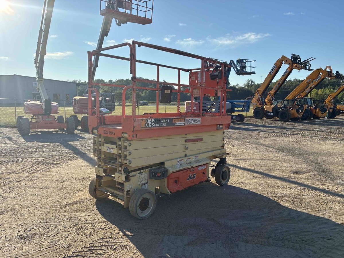 2018 JLG 3246ES