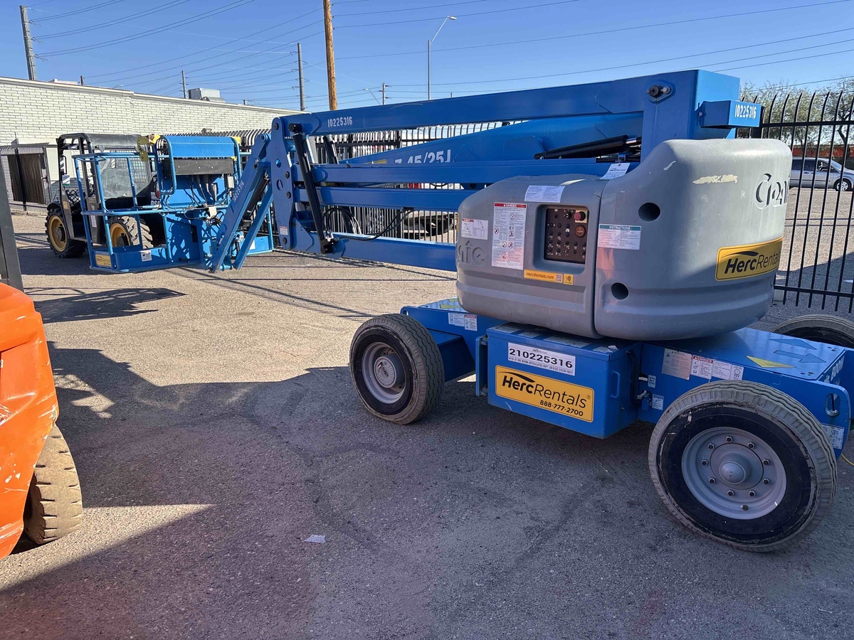 2017 Genie Z-45/25-4