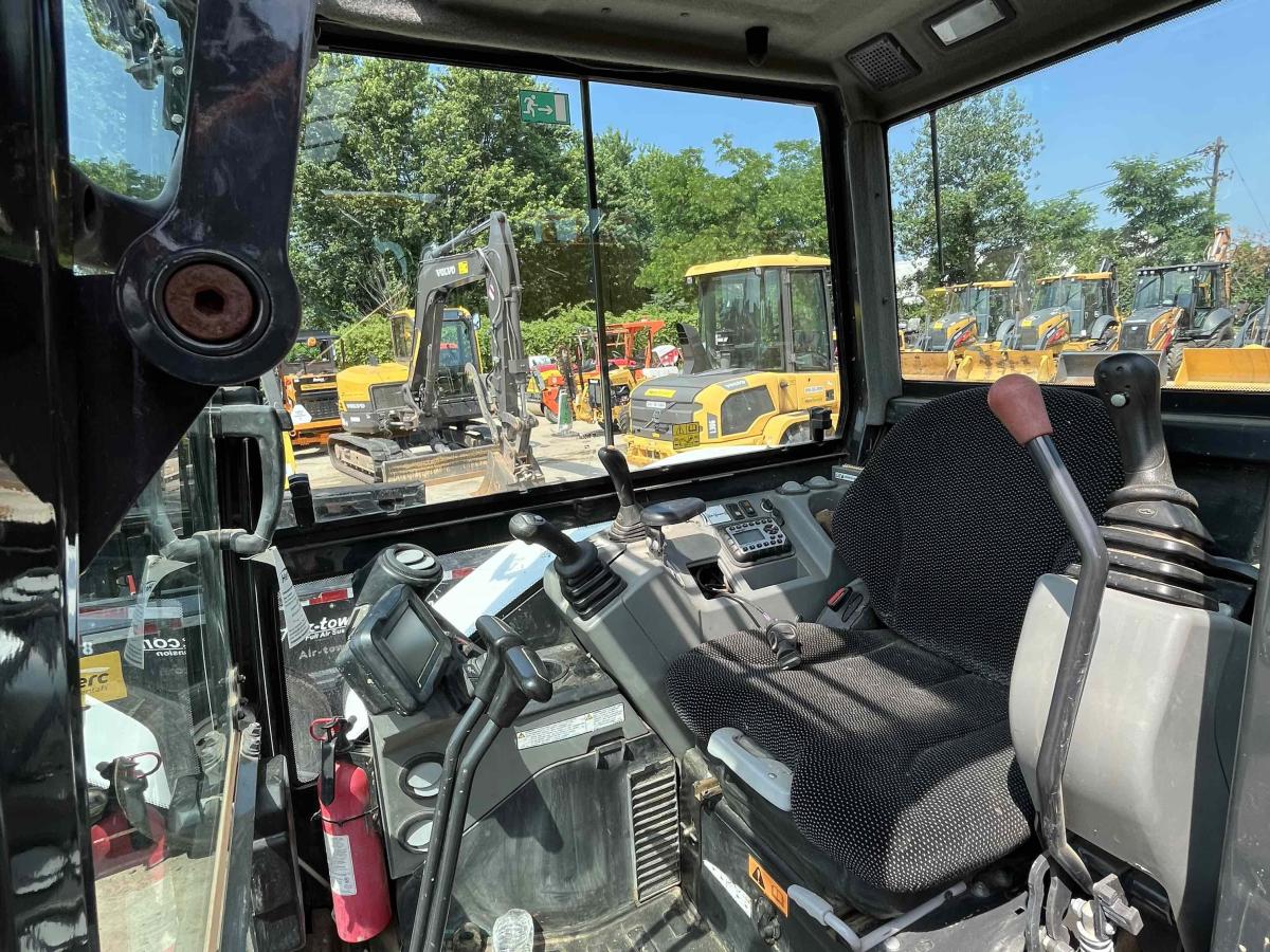 2021 Bobcat E60-8