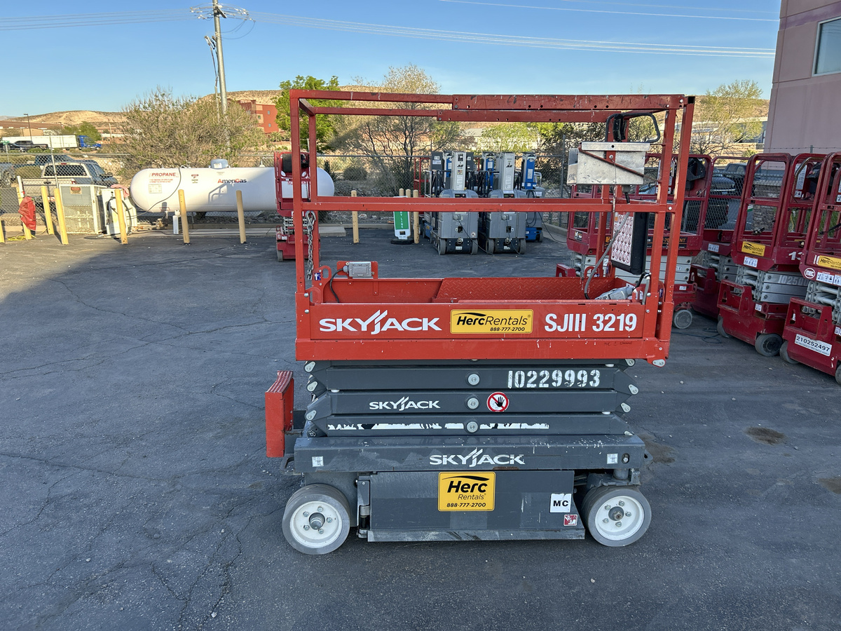 2017 Skyjack SJ3219