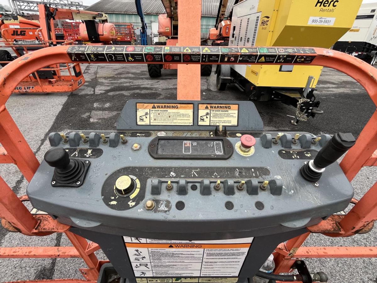 2006 JLG 1200SJP