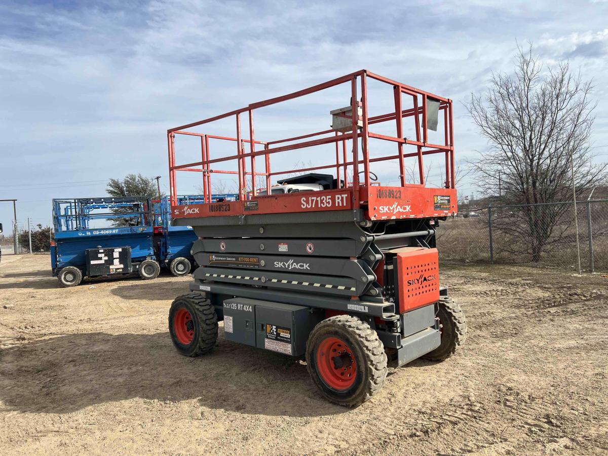 2016 Skyjack SJ-7135RT