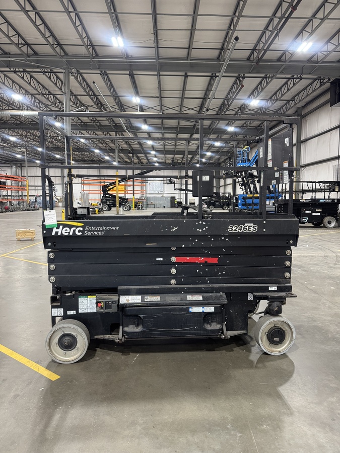 2019 JLG 3246ES