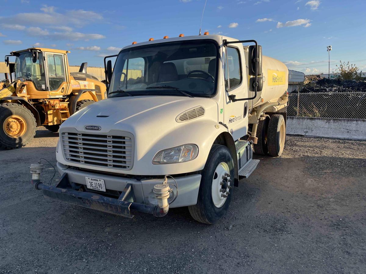 2018 Freightliner M2106